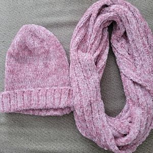 Chenille infinity scarf and hat
